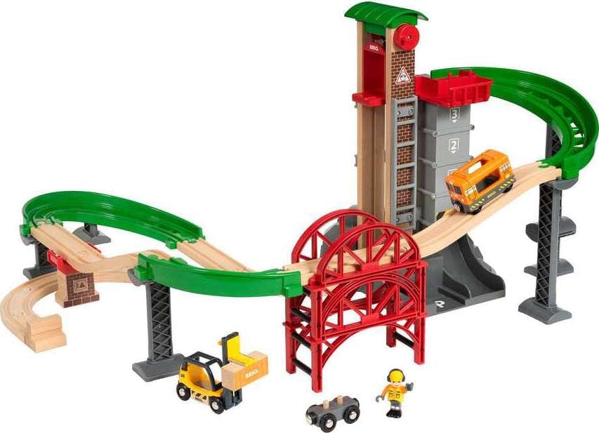 BRIO Lift & Load Warehouse Set - Image 4